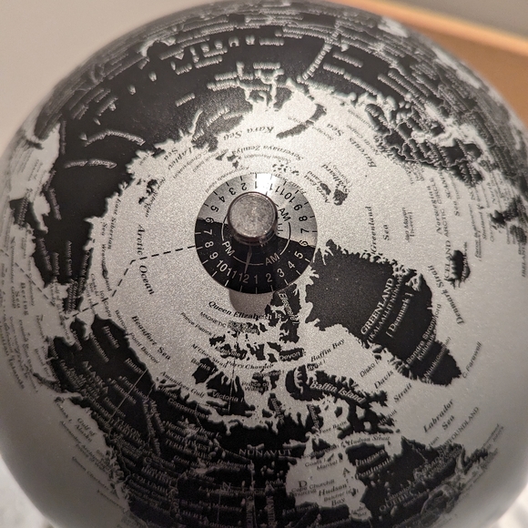 Black & Grey Globe - Picture 2 of 4